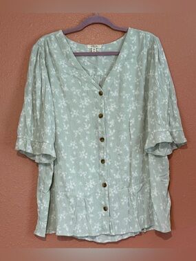 Luna Light Green Floral Button-Front Women's Top